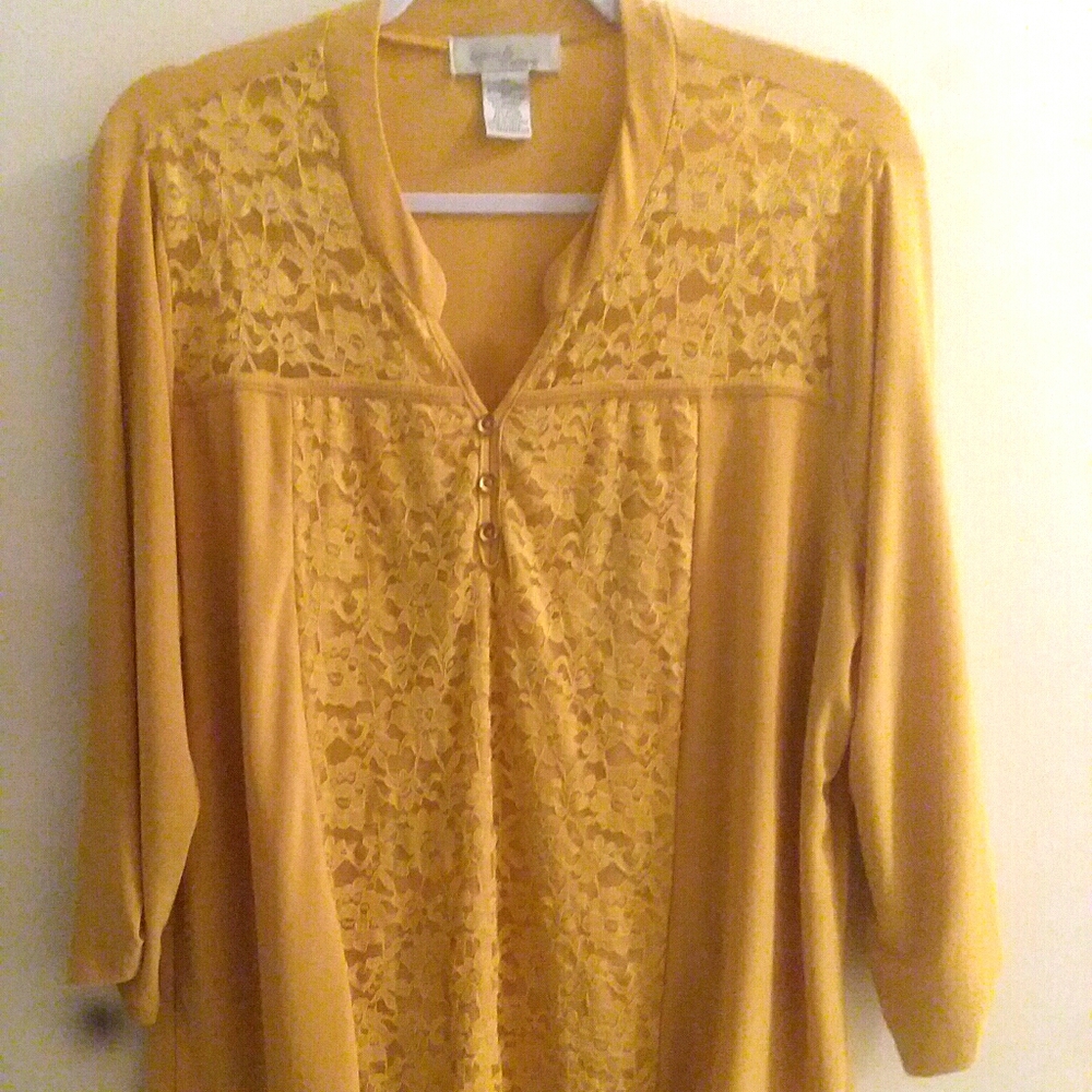 Emma & Olive Woman Blouse!